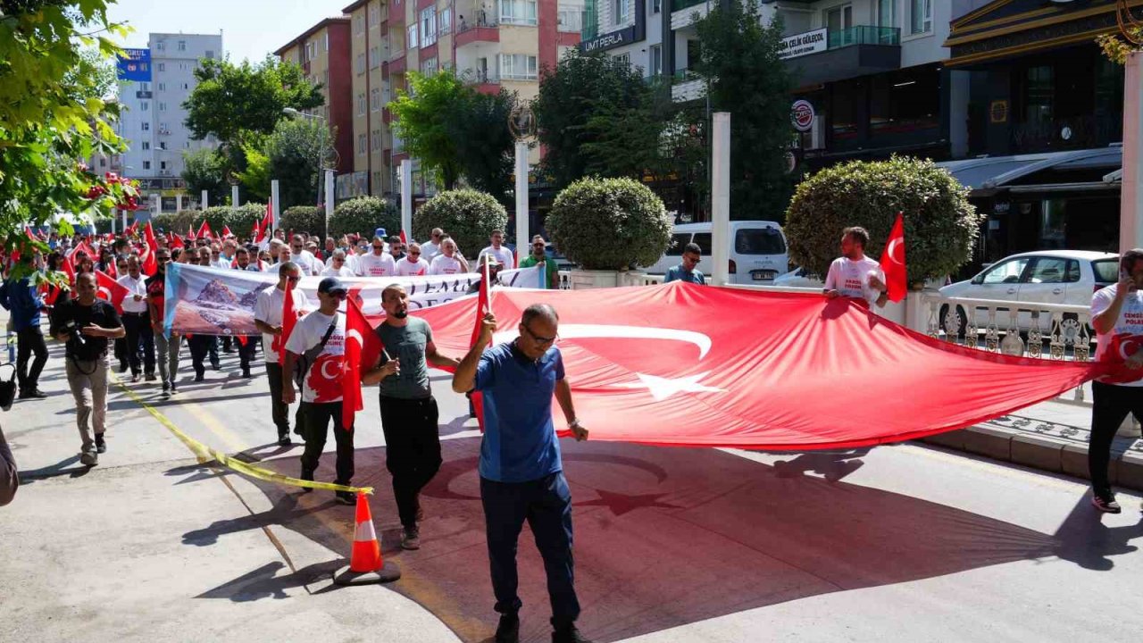 15 Temmuz Milli Birlik Günü Kamp ve Zirve Tırmanışı programı başladı