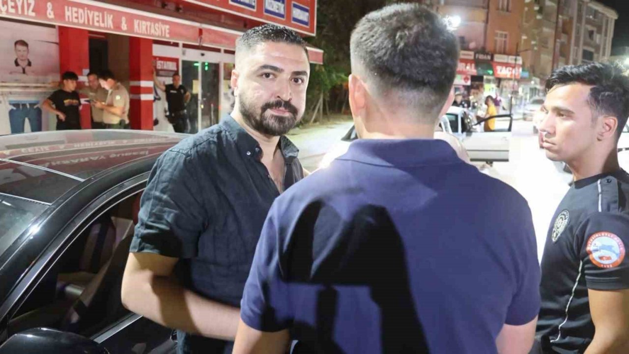 Alkollü sürücü, “Senin görevin bu değil” diyerek gazetecinin üzerine yürüdü