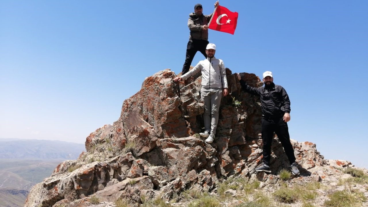 Ağrı’da Kösedağ’a zirve tırmanışı ile 15 Temmuz kutlandı