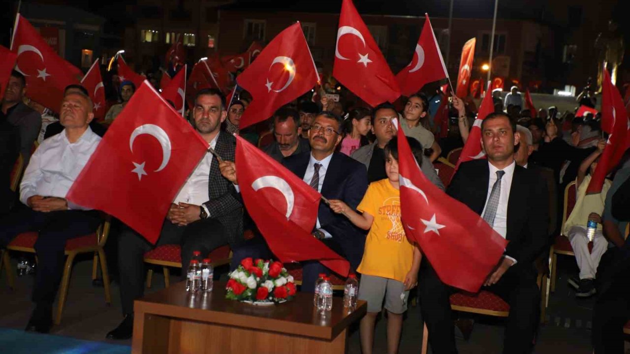 Hakkari’de 15 Temmuz etkinliğine yoğun ilgi