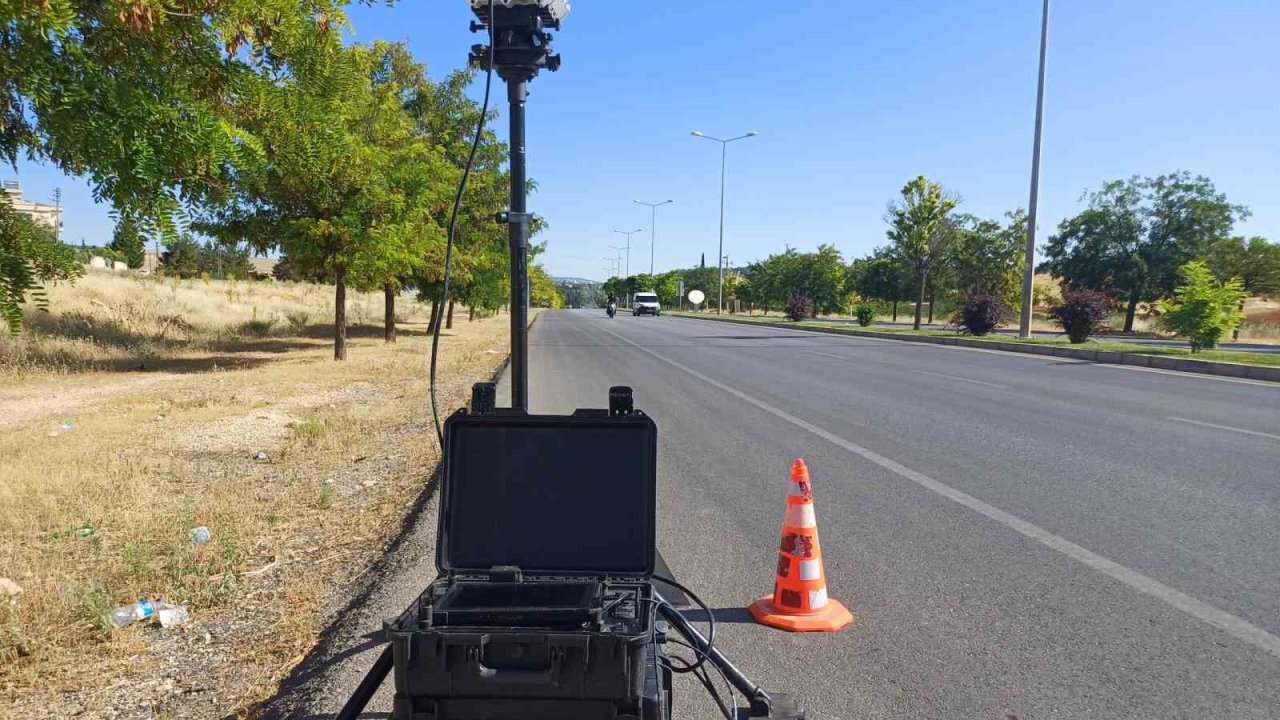 Gaziantep’te jandarmadan yerli radar sistemi ile yoğun trafik denetimi