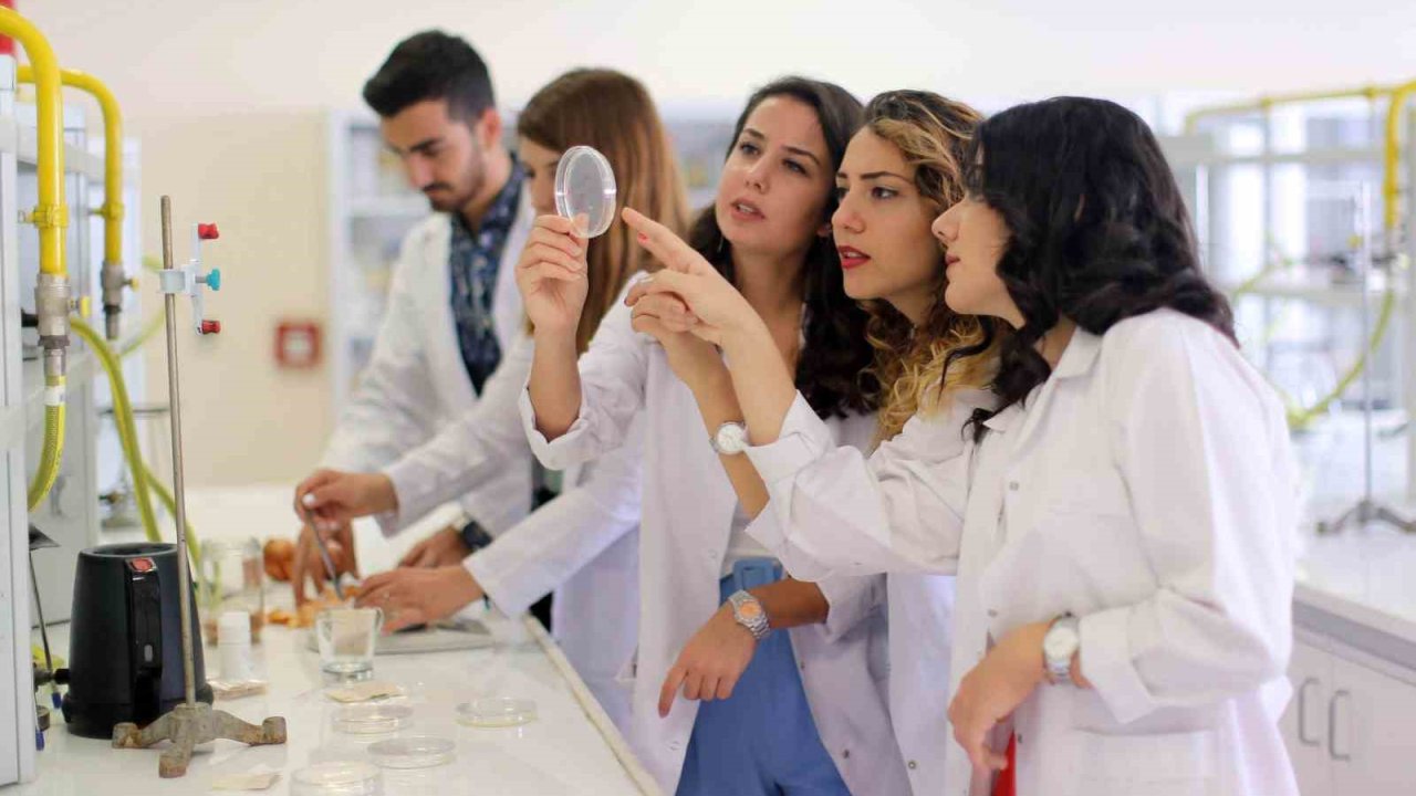 GAÜN Gıda Mühendisliği Bölümü MÜDEK’ten bir kez daha geçti