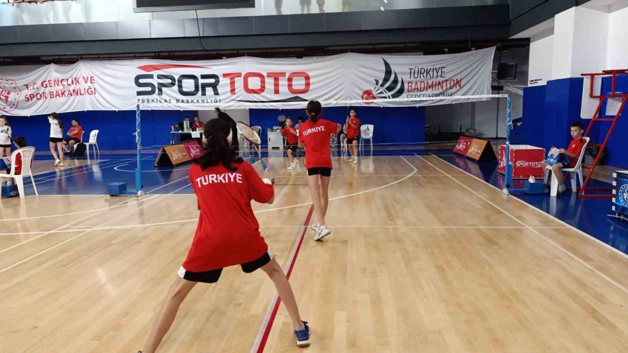 Yunusemreli badmintoncular Youth Open 2024’te Manisa’nın gururu oldu