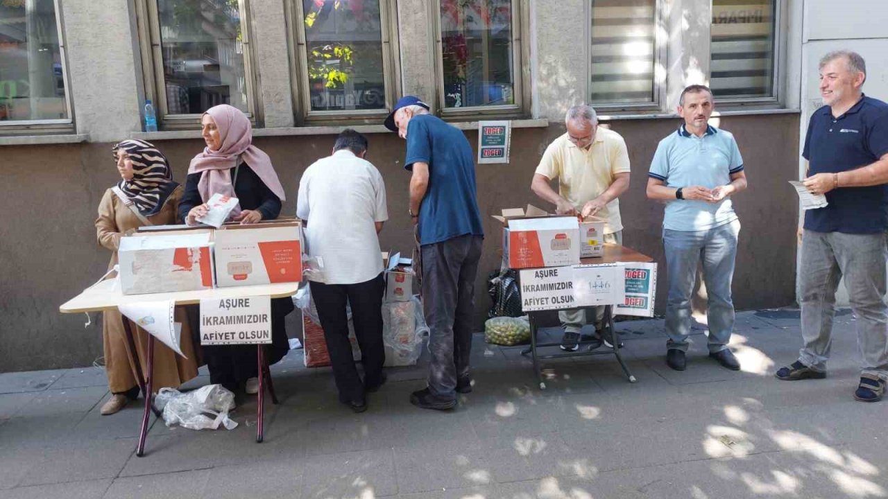 Zonguldak halkına aşure ikram ettiler