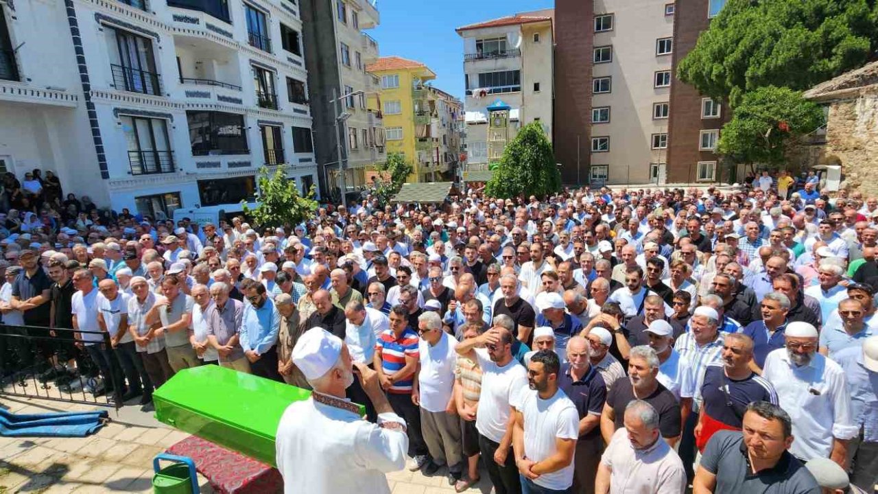 Yalova’da trafik kazasında ölen Osman Akın son yolculuğuna uğurlandı