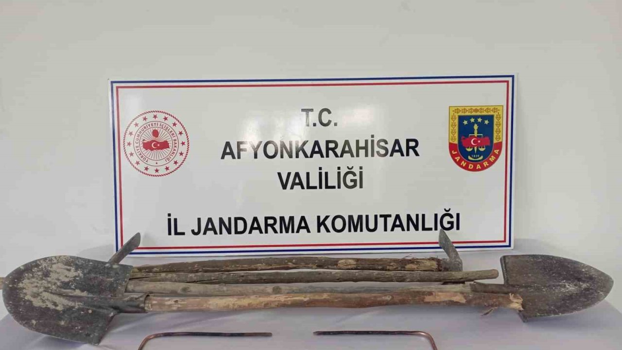 Kaçak kazı yapan şahıs jandarmanın dronuna takıldı