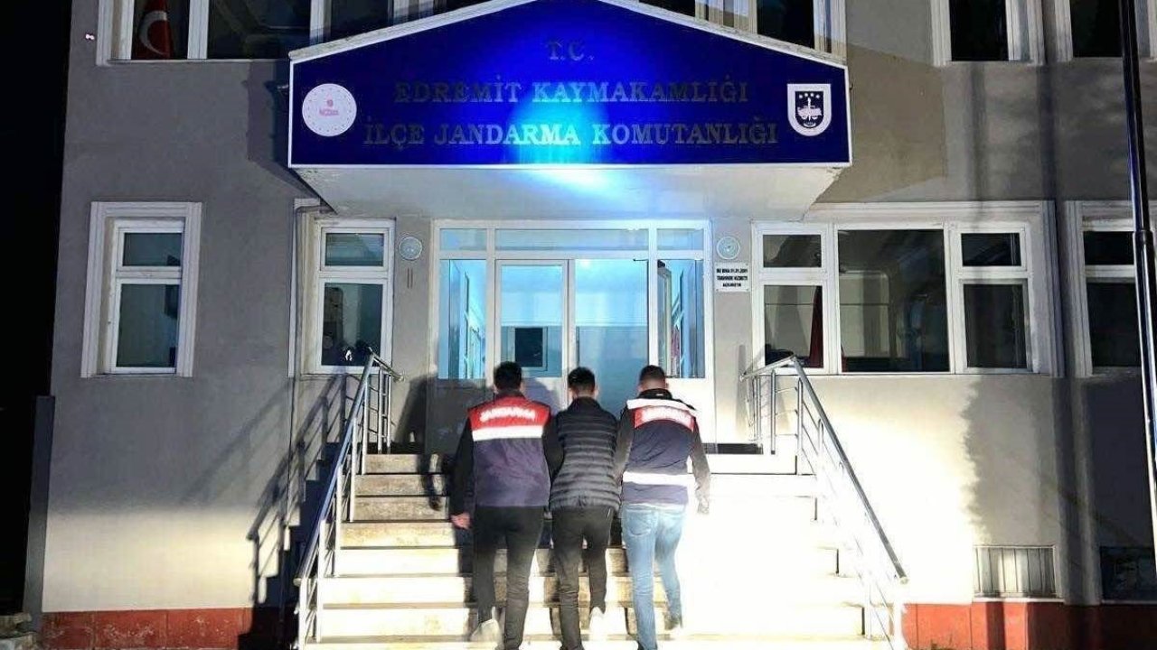 Van’da değişik suçlardan aranan 19 kişi tutuklandı