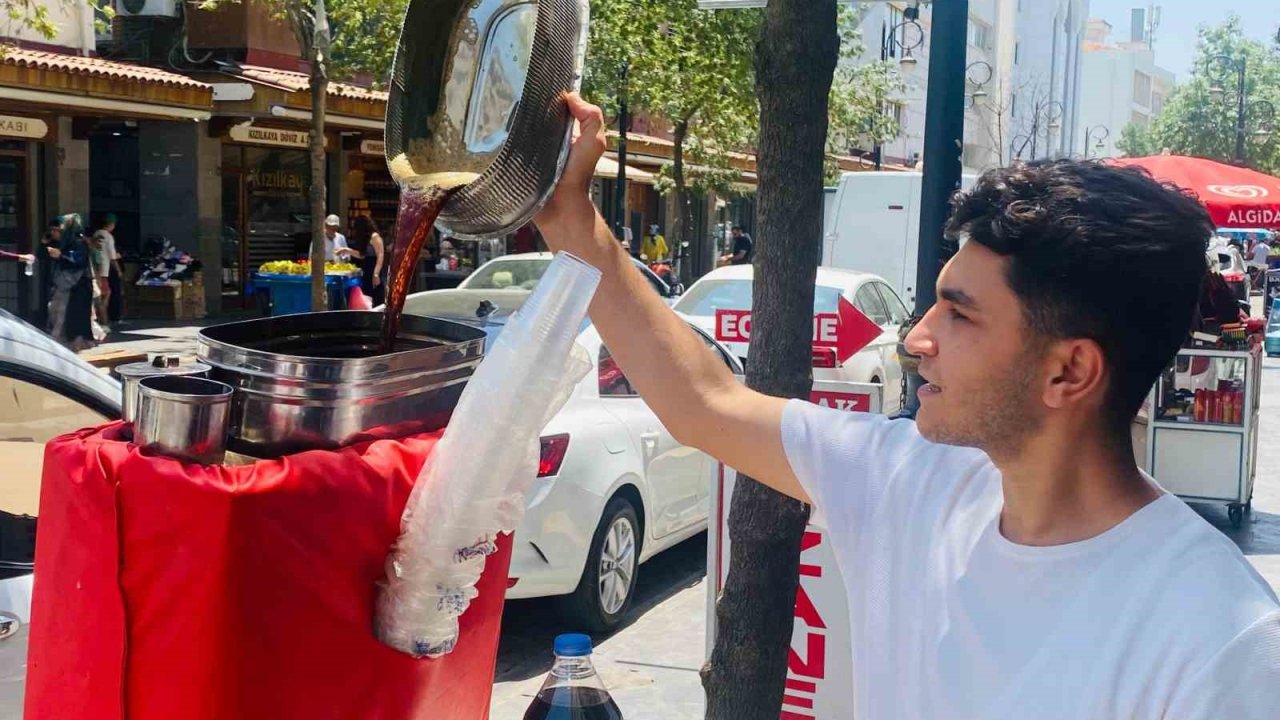 Diyarbakır’da 2 saatte hazırlanan içecek sıcak havaların vazgeçilmezi