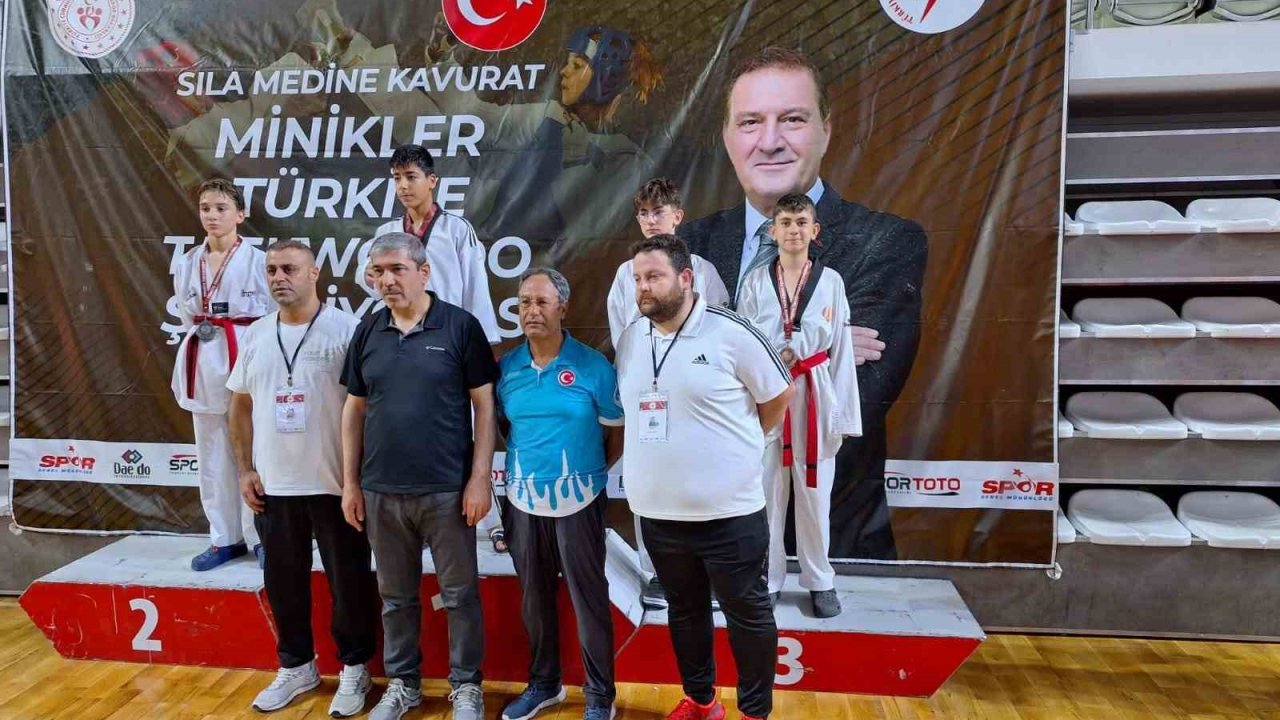 Türkiye Taekwondo Şampiyonası’nda Afyonkarahisarlı sporcu üçüncü oldu