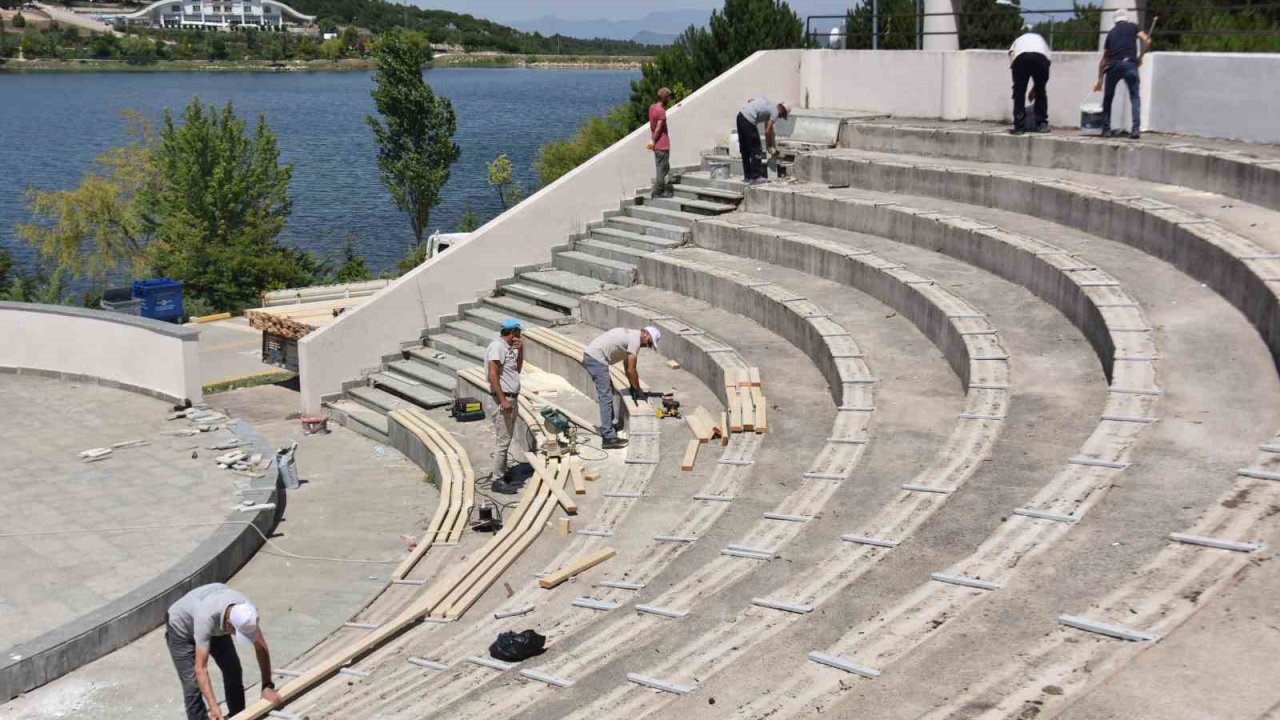 Amfi tiyatroda bakım ve onarım çalışmaları başladı