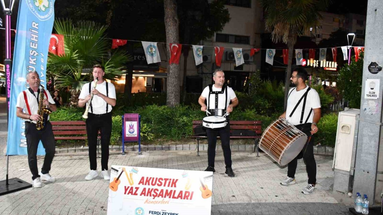 Manisa’da ‘Akustik Yaz Akşamları’ başladı