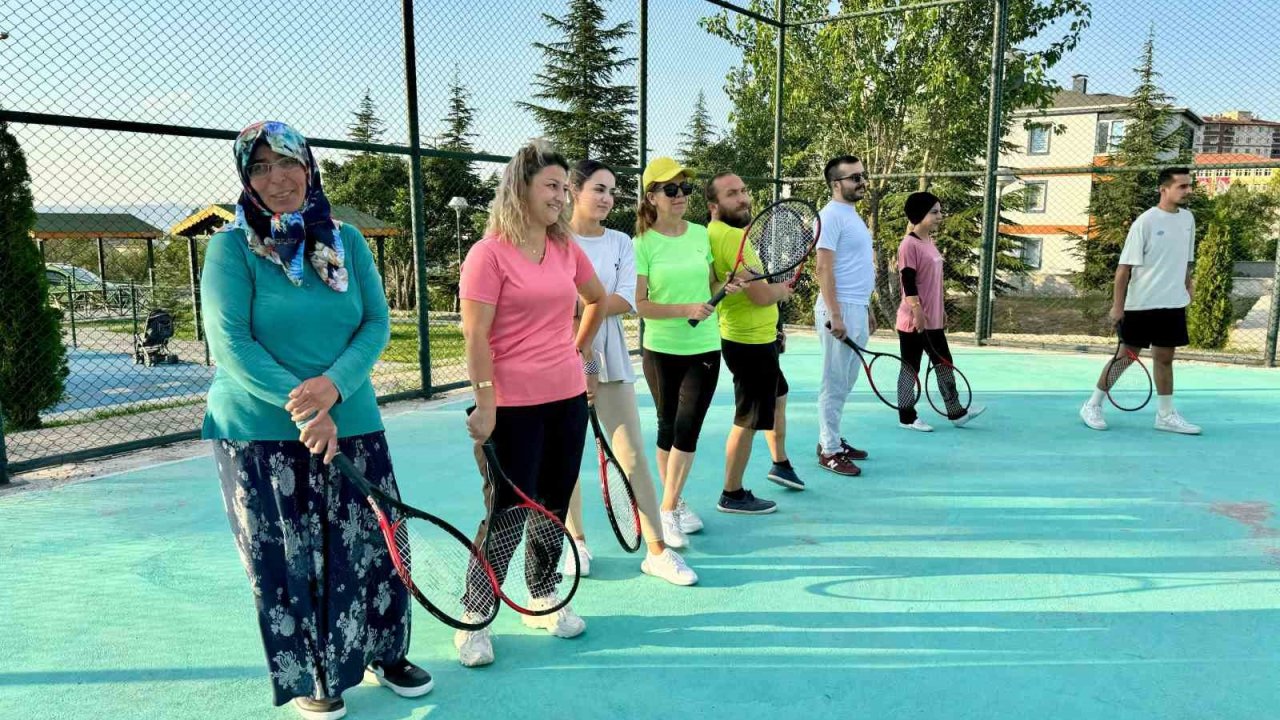 Başkan Özdoğan: “Tenis kurslarımız her yaşa hitap ediyor”