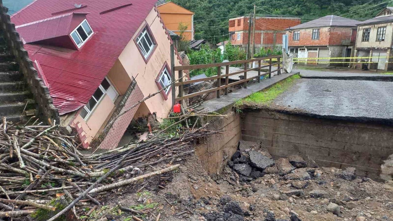 Giresun’da şiddetli yağışlar sel ve heyelanlara neden oldu