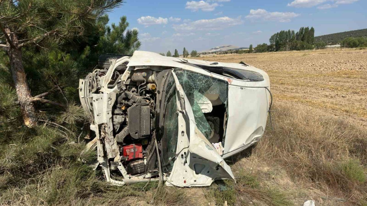 Afyonkarahisar’da otomobil devrildi 8 yaralı