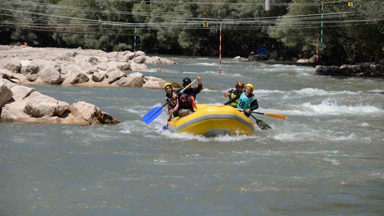 Tunceli’de, Rafting Türkiye Kulüpler Kupası düzenlendi