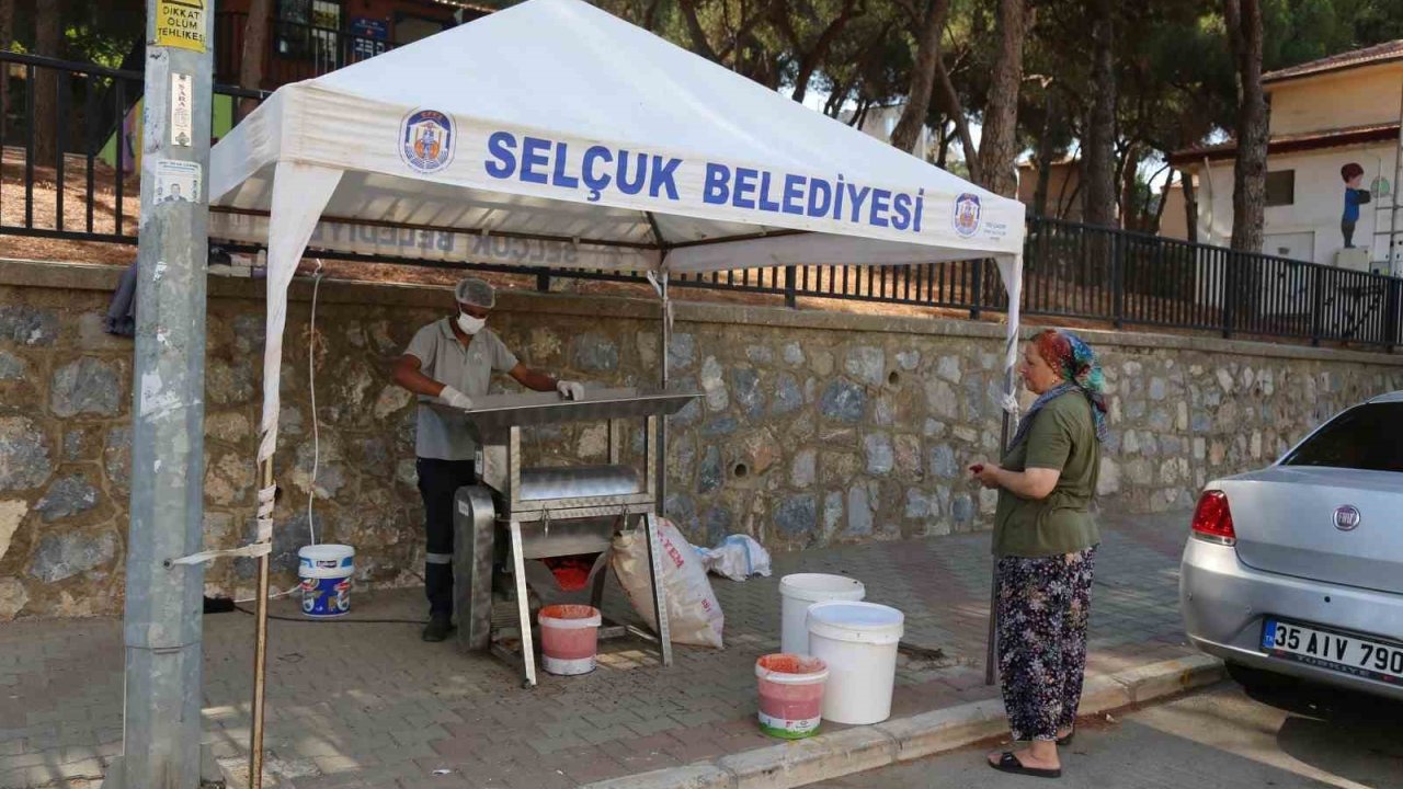 Selçuk’ta salça zamanı