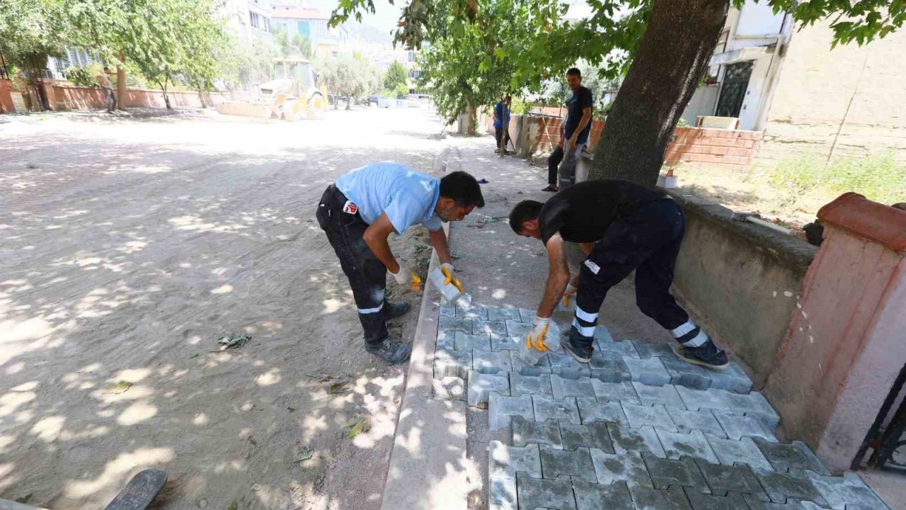 Selçuk Eşref Arna’da yol yenileme çalışmaları başladı