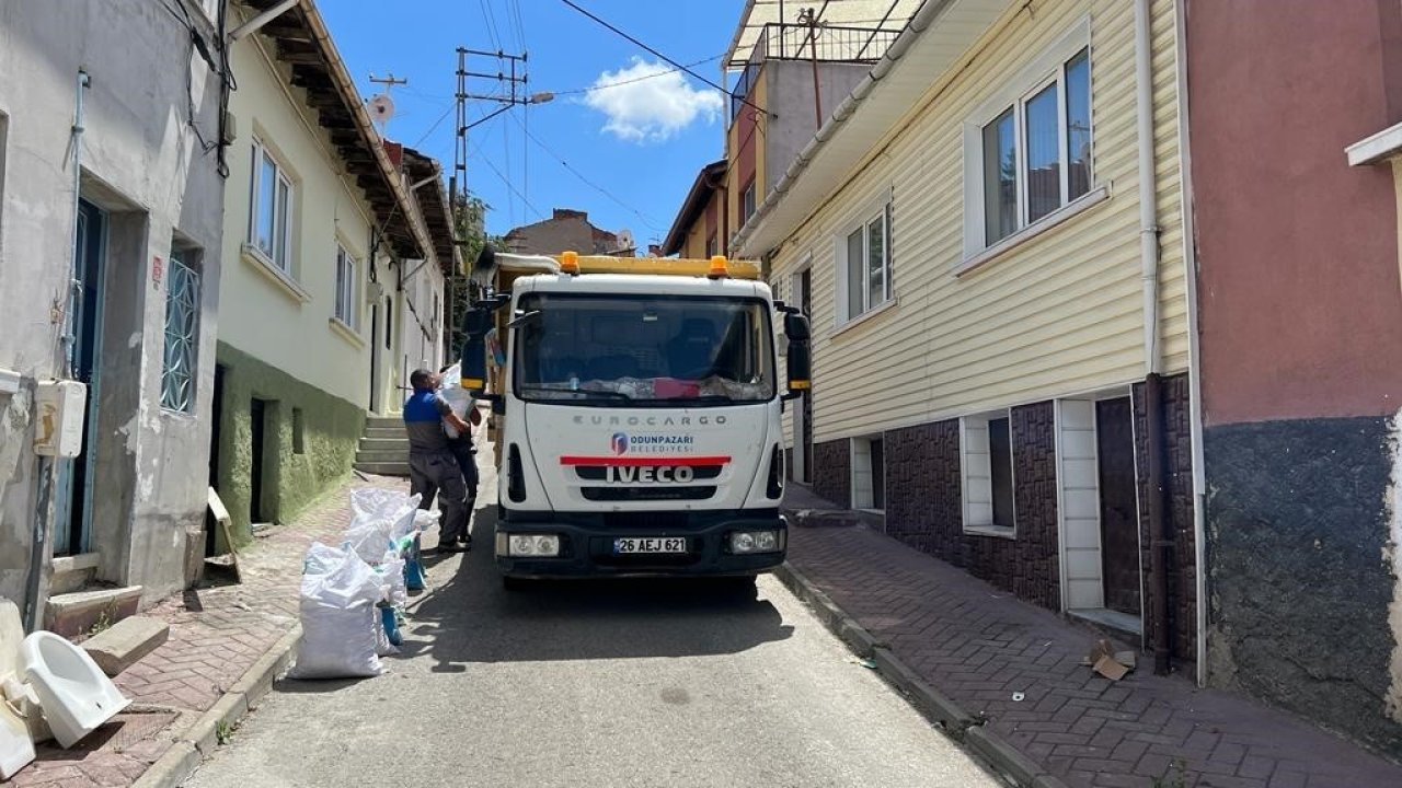 Odunpazarı Belediyesi’nden "Çöp Çıkartma Saatlerine Dikkat" açıklaması