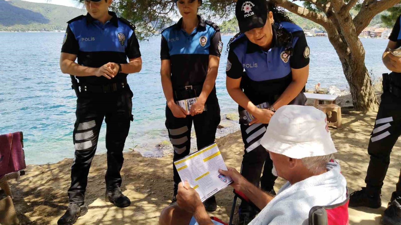 Beykoz Anadolu Kavağı sahilinde polisten boğulmalara karşı uyarı