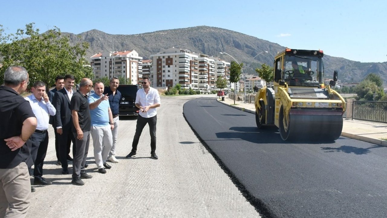 Başkan Sevindi: “Asfaltlamada ilk hedefimiz çukurlu yollar”