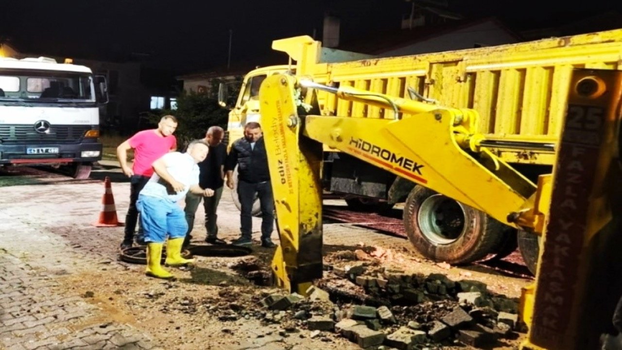 Gediz Belediyesi’nden yol bakım ve onarım çalışması