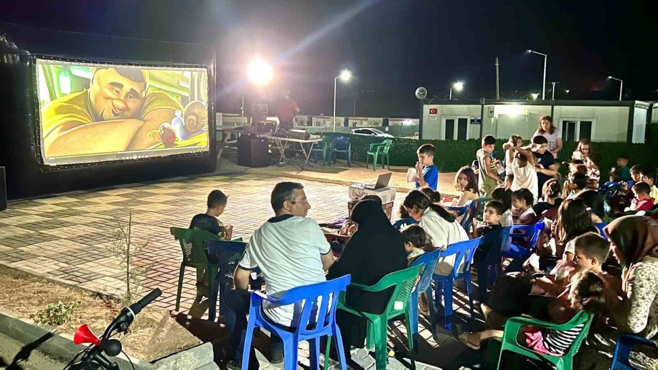 Adıyaman’da çocuklar için açık hava sineması etkinliği düzenlendi