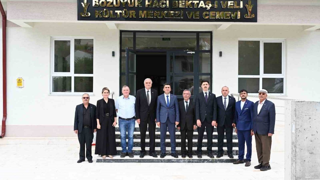 Vali Aygöl Cemevi’nde incelemelerde bulundu