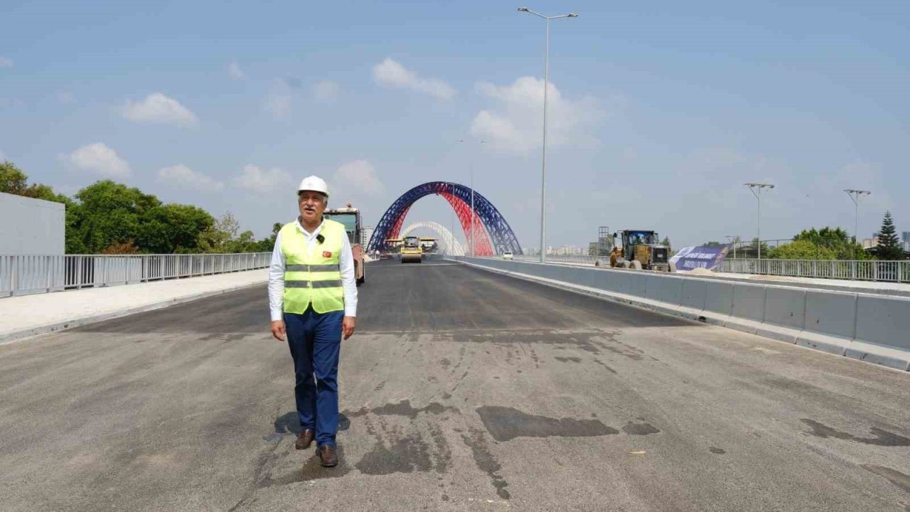 Adana’da 2 ilçe ve 4 mahalleyi birbirine bağlayacak köprü inşaatında sona gelindi