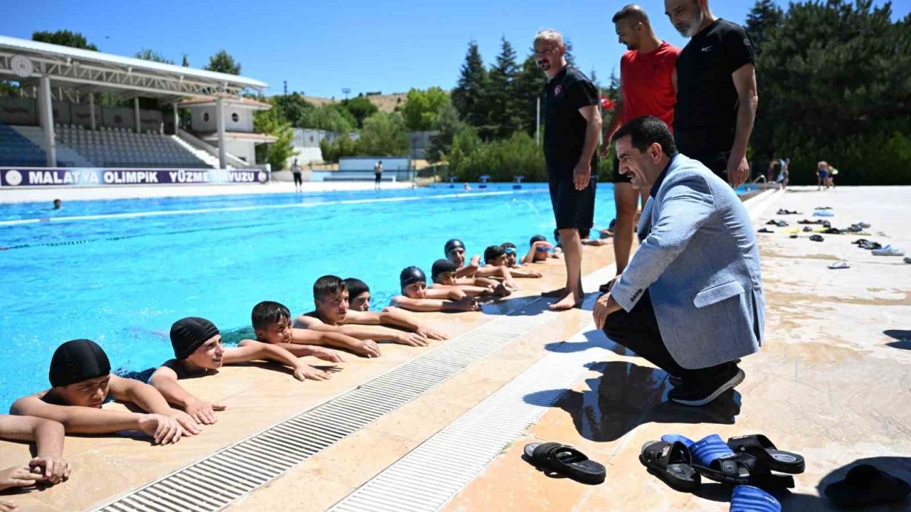 Başkan Taşkın, “Gençlerimizin yanındayız”