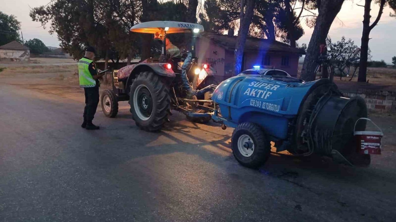 Jandarmanın trafik uygulamasında aranan 13 şahıs yakalandı