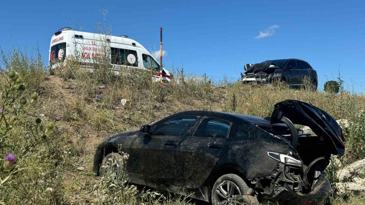 Ağrı’da trafik kazası:  13 yaralı