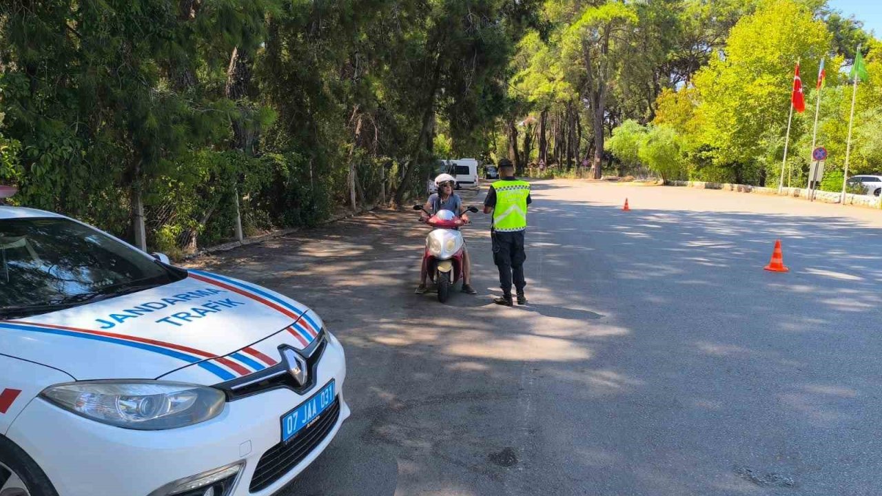 Antalya’da kurallara uymayan motosikletlilere ceza yağdı