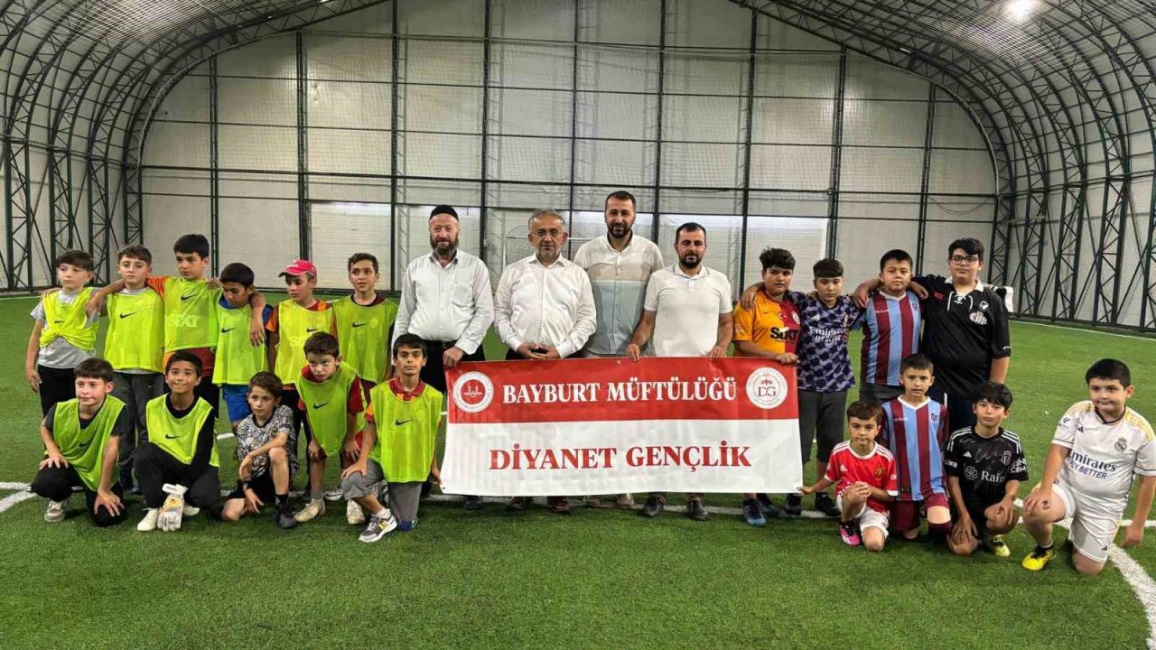 Bayburt’ta Yaz Kur’an Kursları Arası Futbol Turnuvası başladı