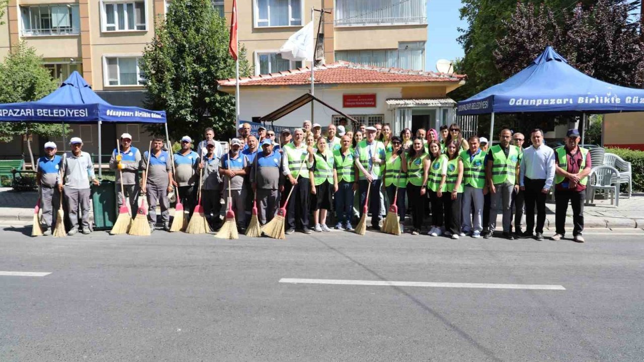 Gökmeydan Mahallesi’nden örnek “Temizlik Hareketi” başladı