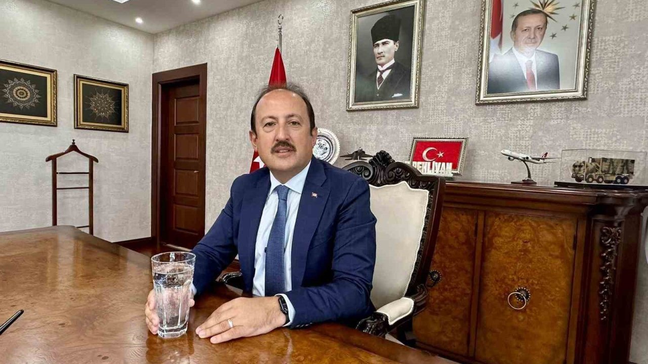 Sıcak yaz günlerinde su tüketimine dikkat çektiler