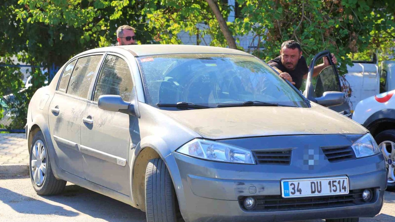 Denizli’de tartıştığı kişinin arabasını aldı, Antalya’ya getirip park etti