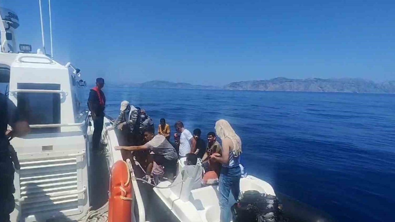 Marmaris’te 19 düzensiz göçmen kurtarıldı