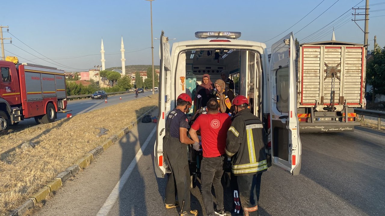 Manisa’da motosiklet devrildi: 1 yaralı