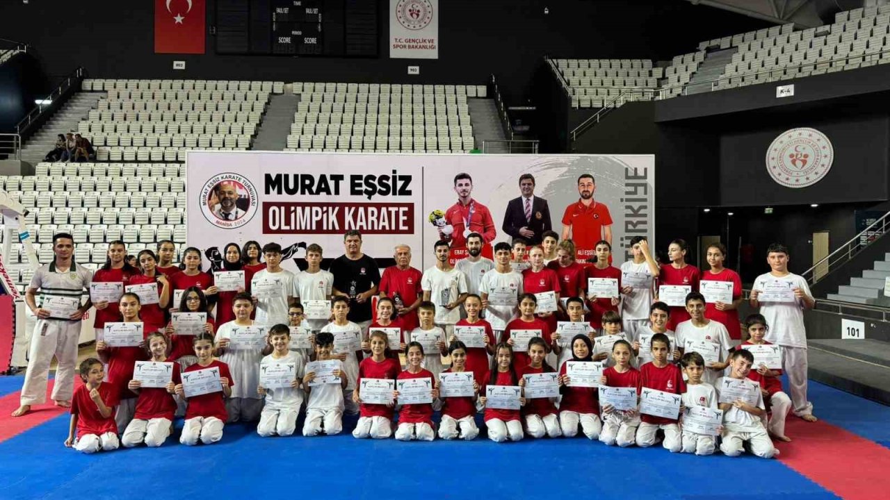 Manisa BBSK, olimpik karate yaz kampına katıldı