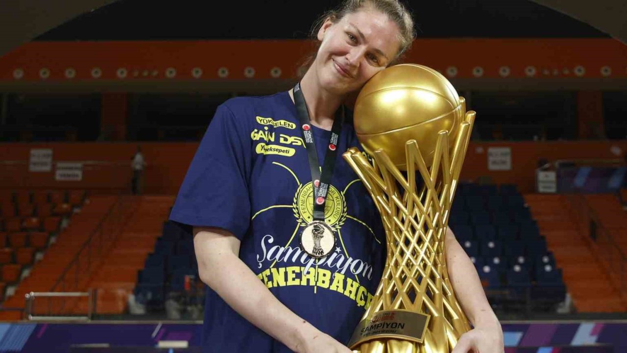 Emma Meesseman, Fenerbahçe ile sözleşme yeniledi