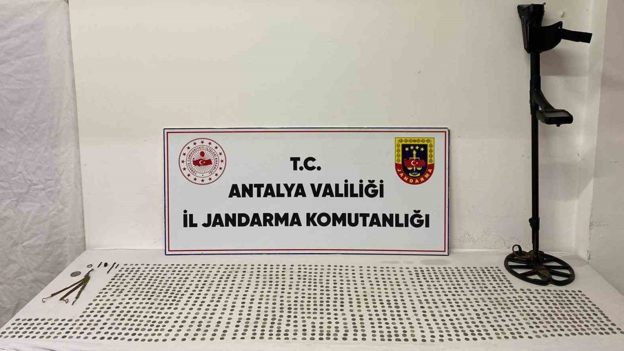 Antalya’da tarihi eser kaçakçılığına jandarma engeli