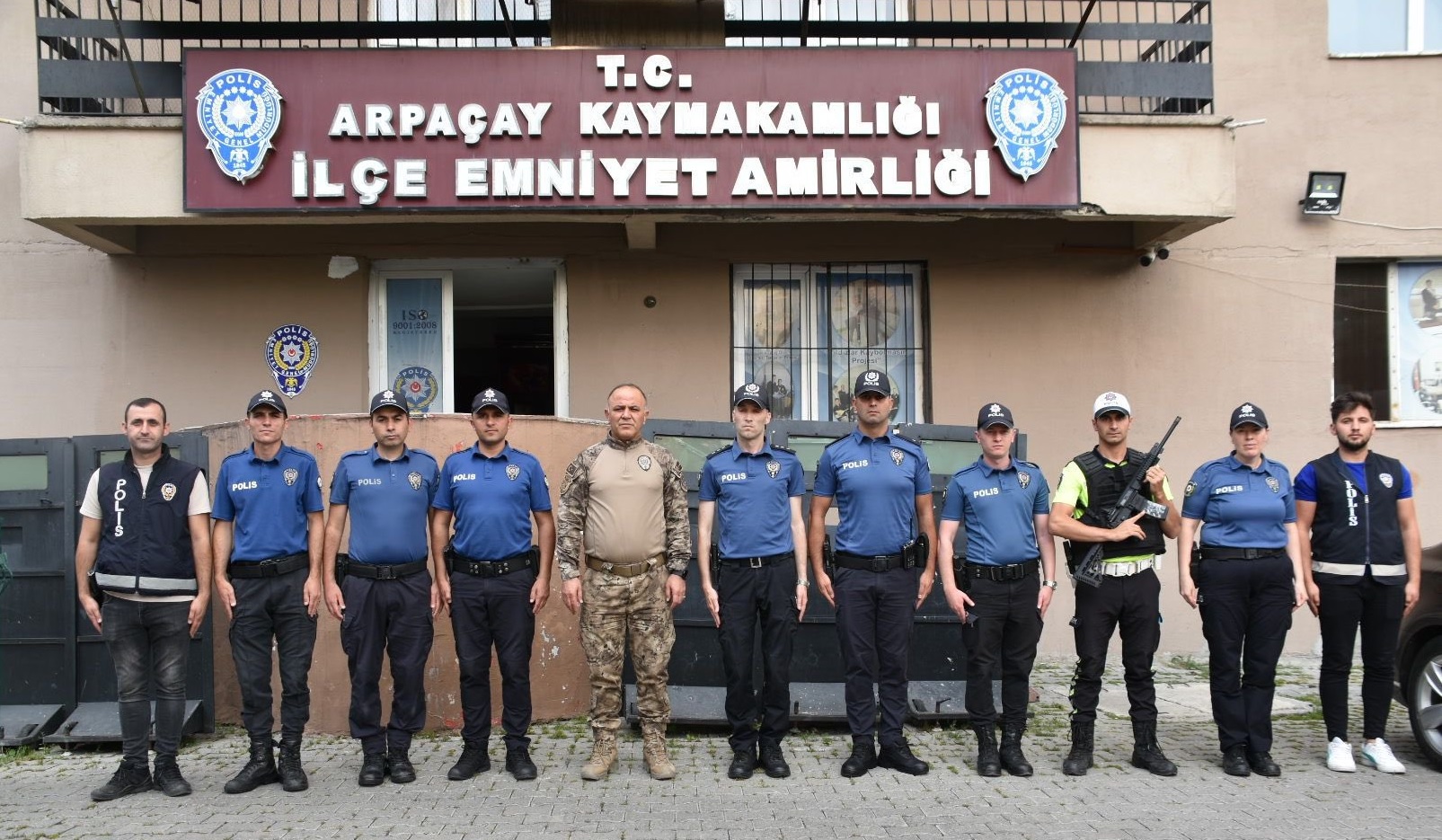 Kars İl Emniyet Müdürü Mehmet Ömür Saka, ilçe ziyaretlerini sürdürüyor