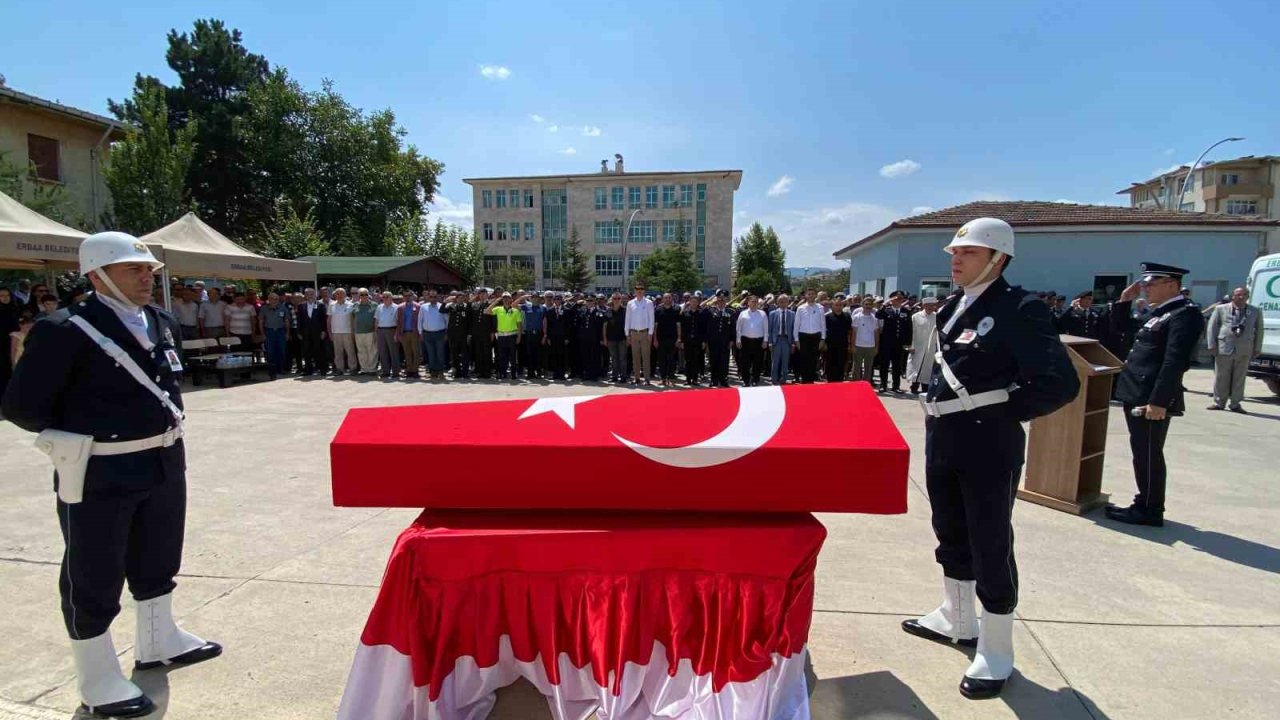 Tümörle mücadeleye yenik düşen polis memuru için anlamlı veda