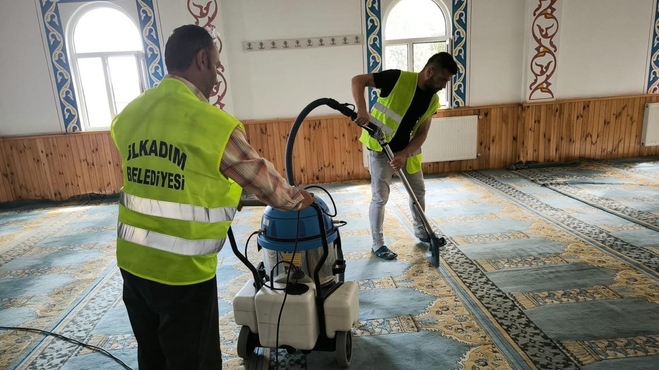 İlkadım’da her gün bir cami temizleniyor