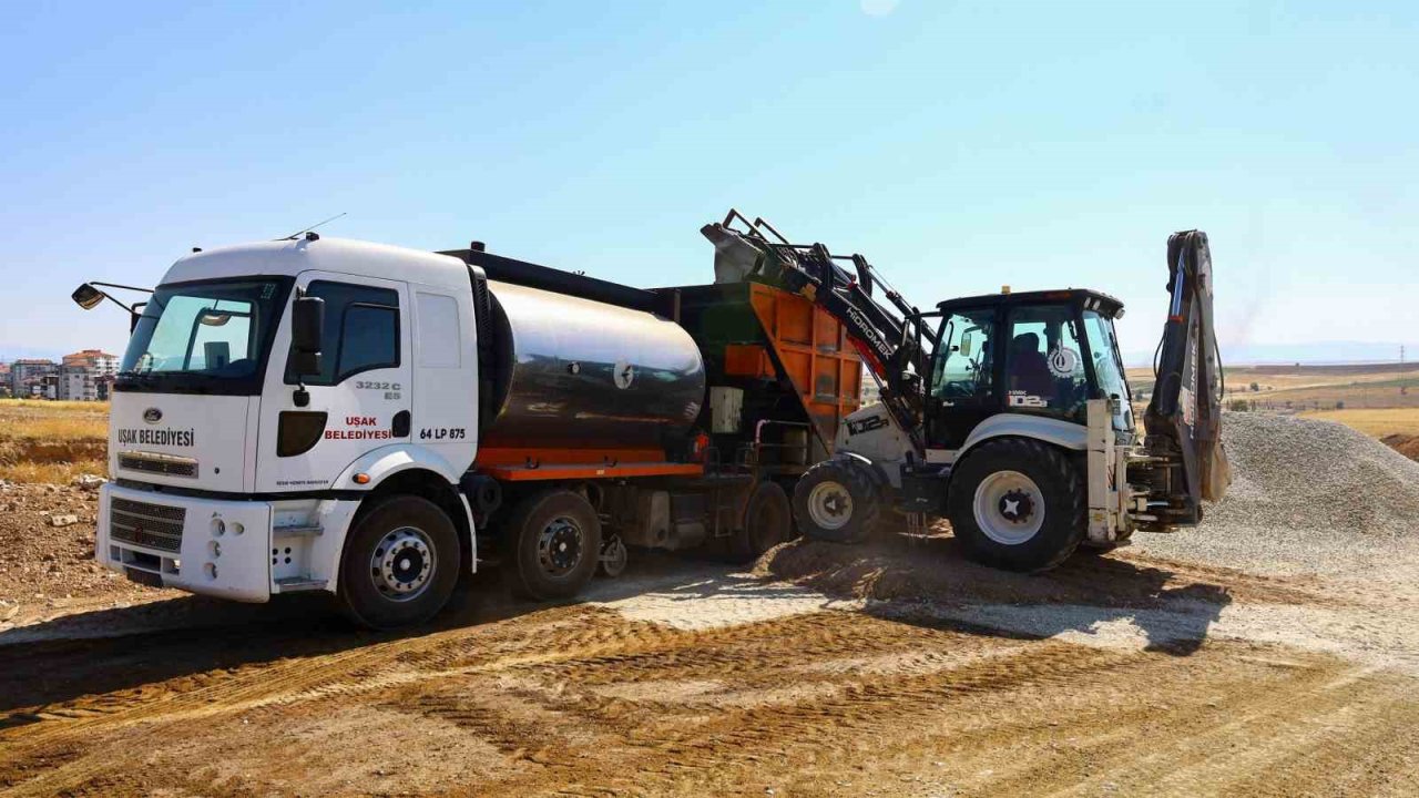 Uşak Belediyesi alt ve üst yapı çalışmalarına devam ediyor