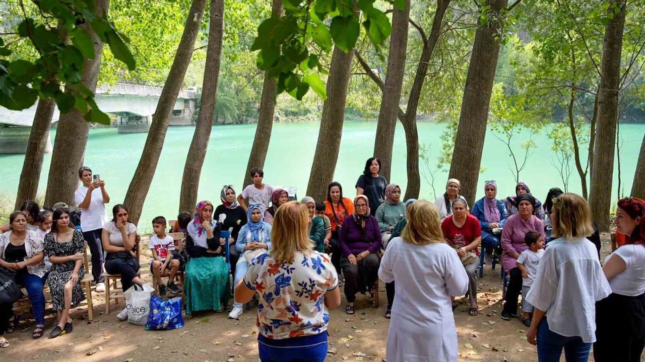 Tarsuslu kadınlar doğada hem spor yaptı, hem uzmanlardan eğitim aldı