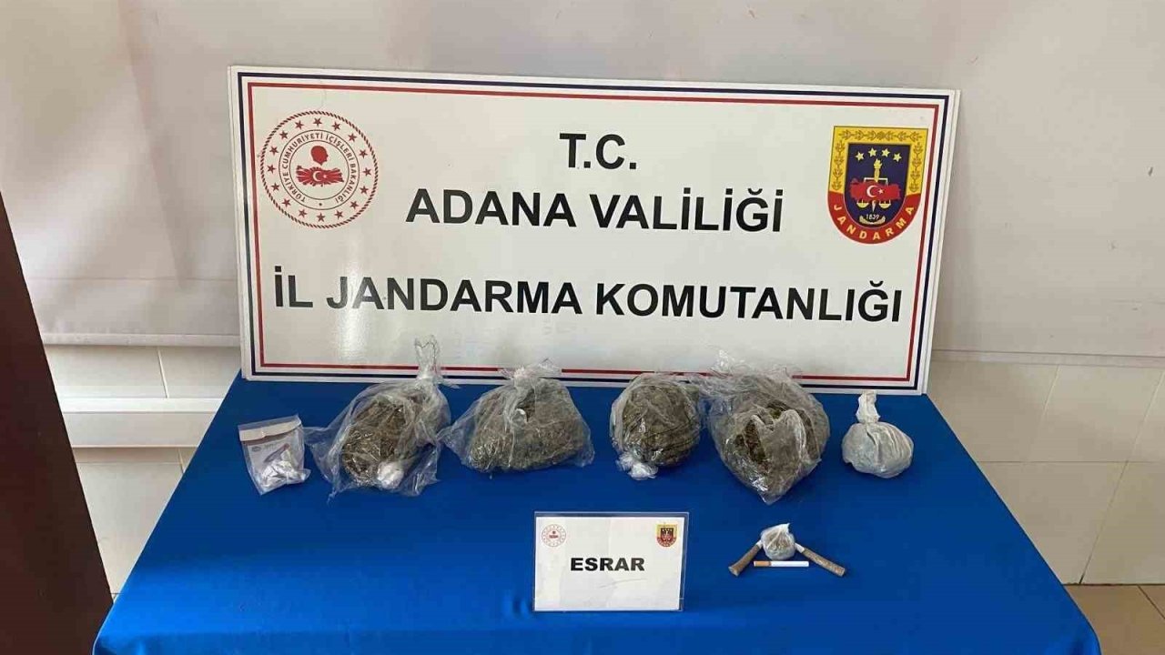 Adana’da 2 kilo 700 gram esrar ele geçirildi