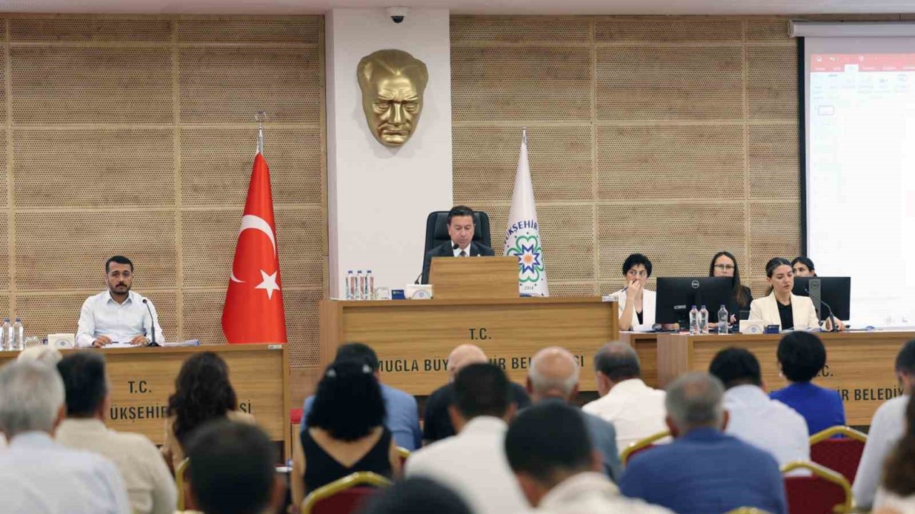 Başkan Aras, “Muğla’ya gelen turist bıraktığı hasar için bedel ödemeli”