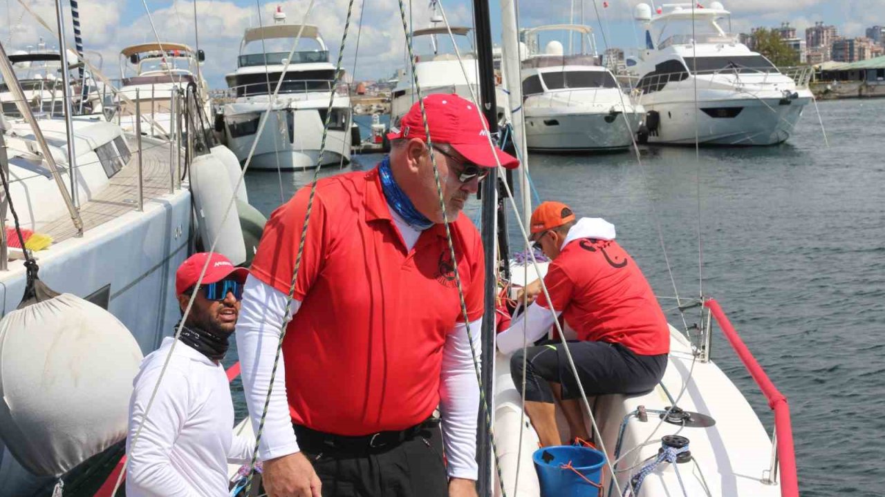 İstanbul’un en büyük yelken festivali TAYK Slam-Eker Olympos Regatta Yelken Yarışları başladı