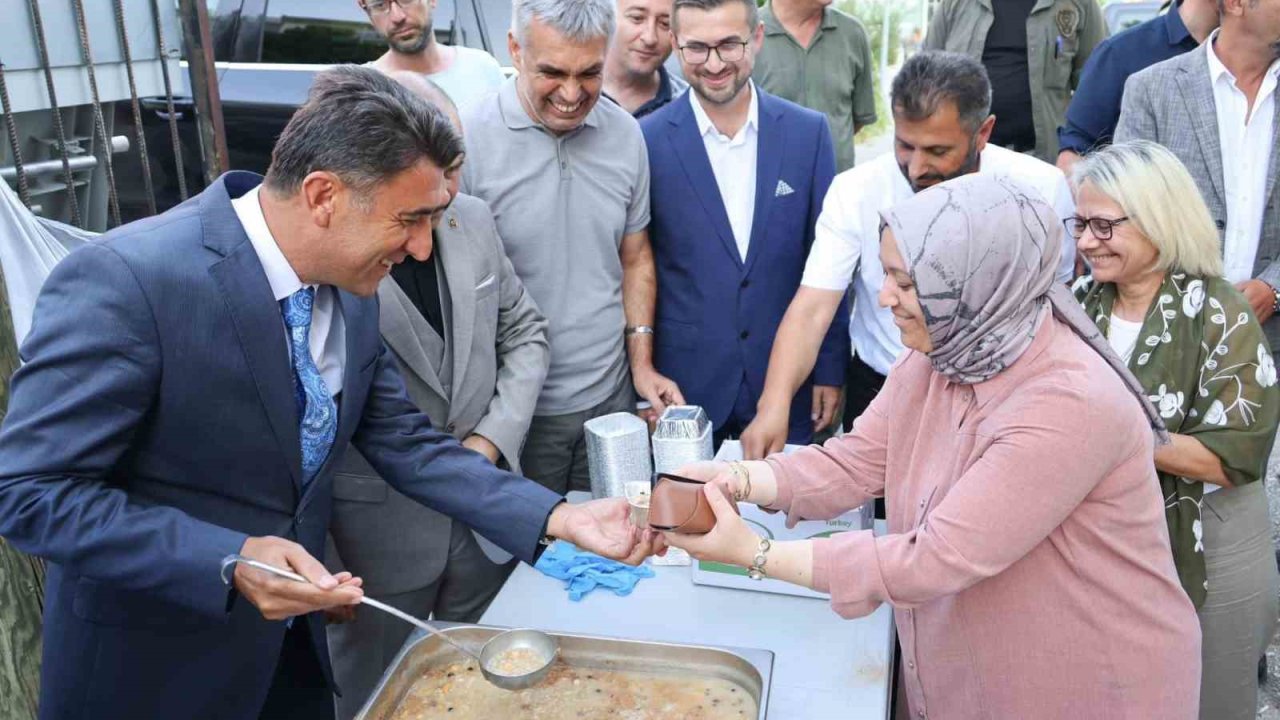 Vali Şefik Aygöl aşure etkinliğine katıldı